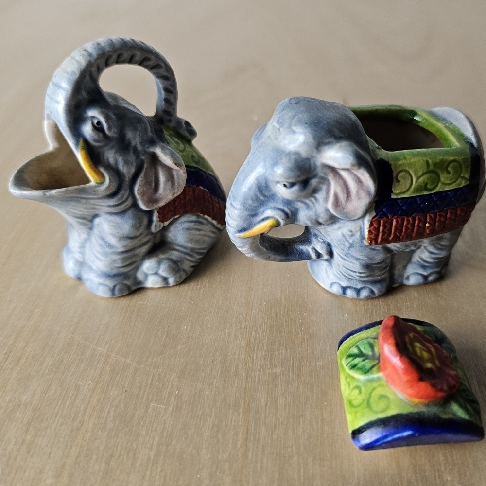 Vintage Ceramic Tiny Circus Elephant Creamer and Sugar Set - Picture 7 of 8
